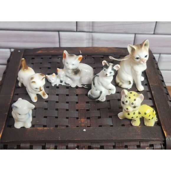 Lot of Small Porcelain Cats and Kittens #A56 - Picture 2 of 9